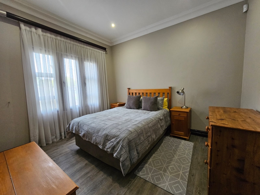 5 Bedroom Property for Sale in Jim Fouchepark Free State